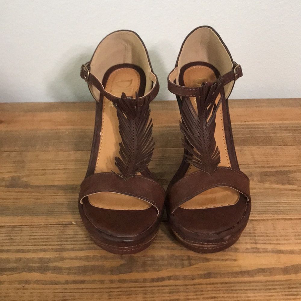 Brown Wedge Sandals Nwt By Olive Street — image 3 of 8
